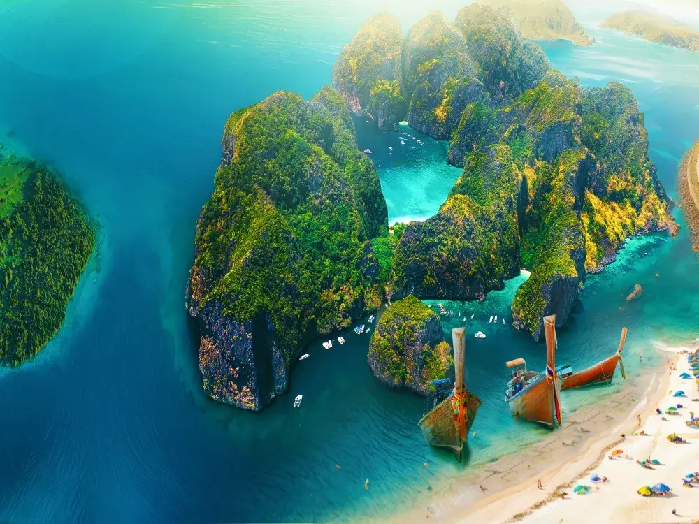 Close view of the limestone bay
