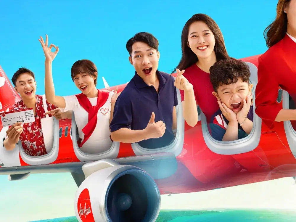 Close view of the passenger cast